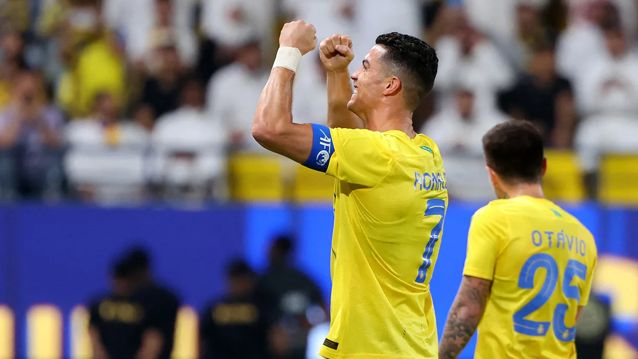 Cristiano Ronaldo schittert met twee doelpunten in AFC Champions League