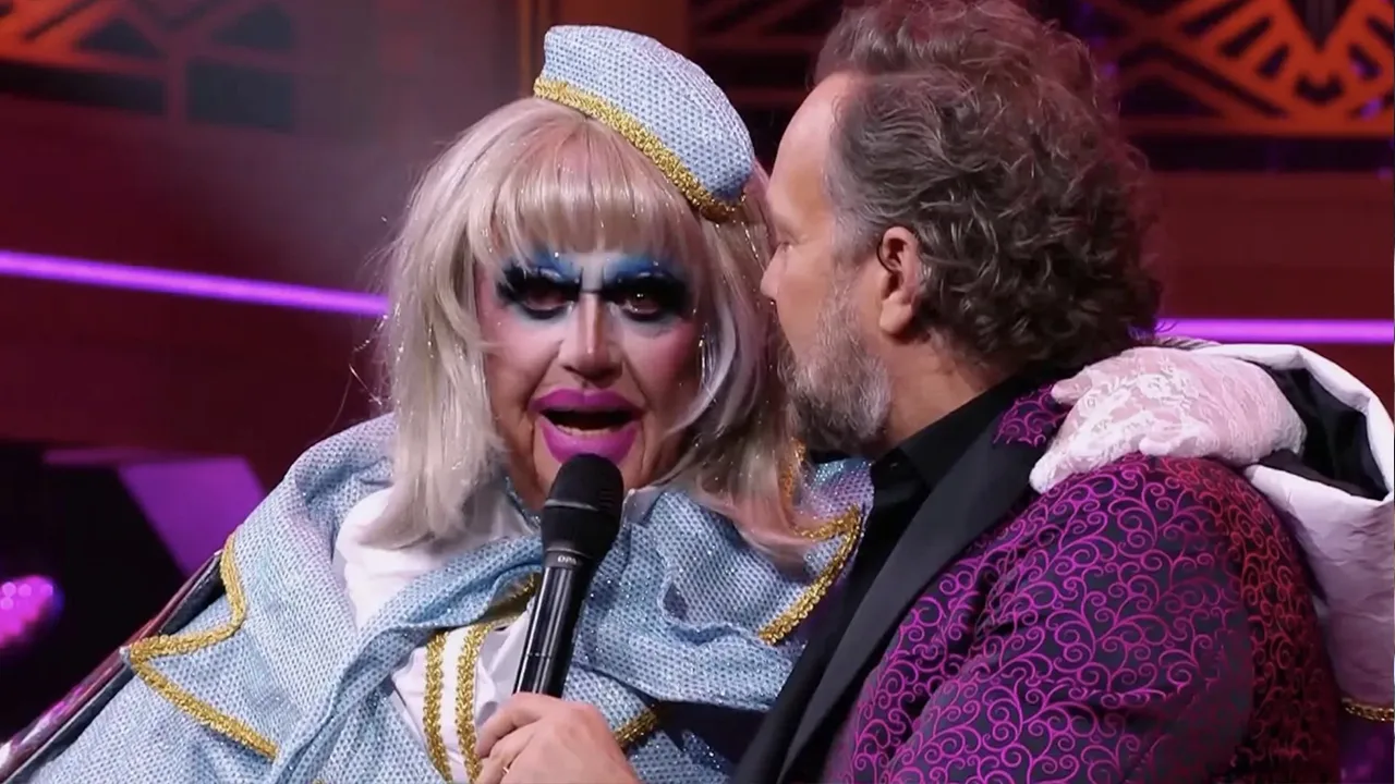 Kijkers gaan stuk om Harry Mens als Mystery Queen in Make Up Your Mind: 'Geweldige act'