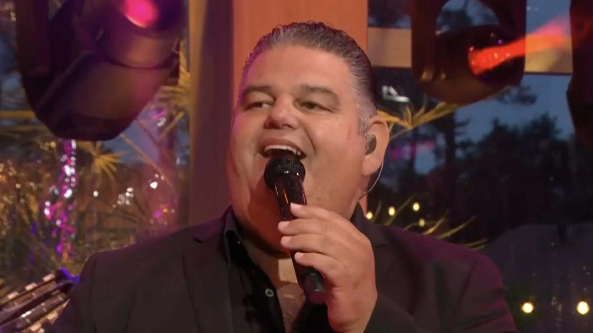 Django Wagner opent De Oranjezomer met 'Als Ik 't Anders Zou Doen!'