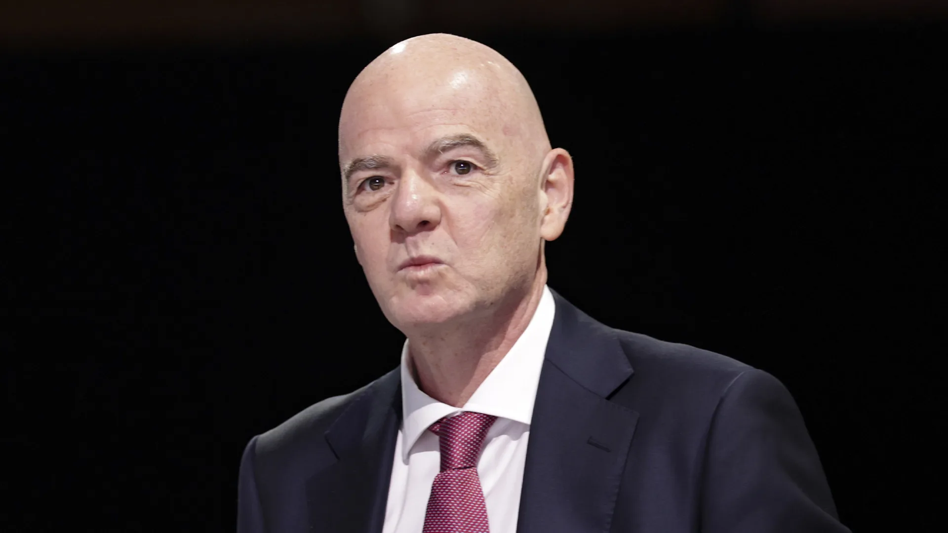 UEFA dreigt met juridische stappen tegen Infantino 