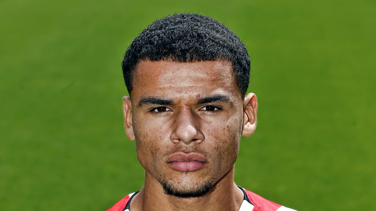 Vitesse huurt verdediger Obispo van PSV