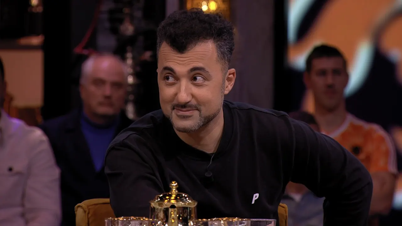 Aflevering De Oranjewinter met Özcan Akyol, zaterdag 26 november 2022