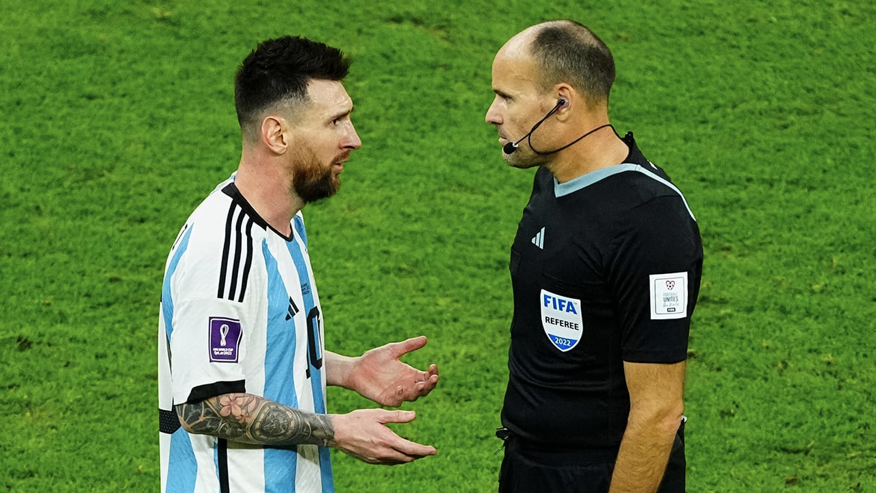 Mateu Lahoz laat van zich horen na 'oorlog' tussen Nederland en Argentinië