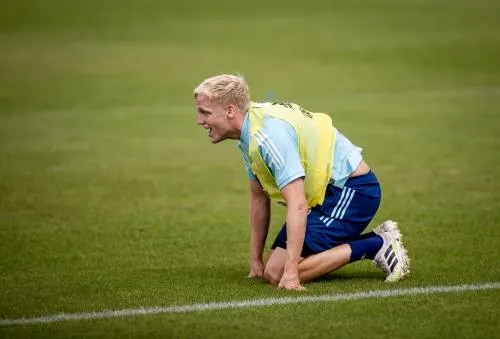 Ajax start opnieuw zonder Van de Beek aan oefenduel