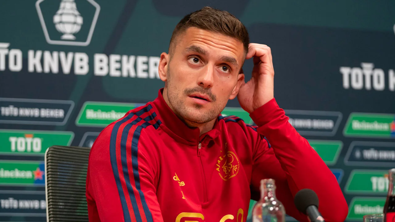 'Ajax en Dušan Tadić voeren gesprekken over contractontbinding'