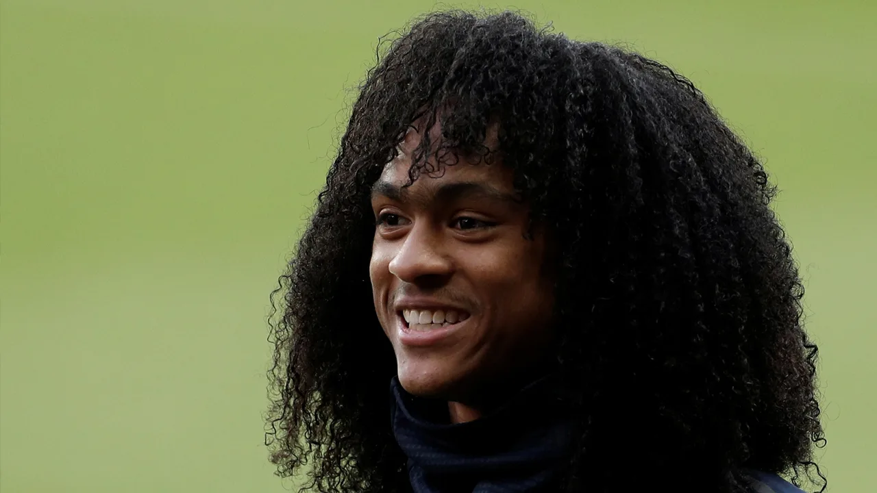 Tahith Chong maakt basisdebuut voor Manchester United tegen Astana