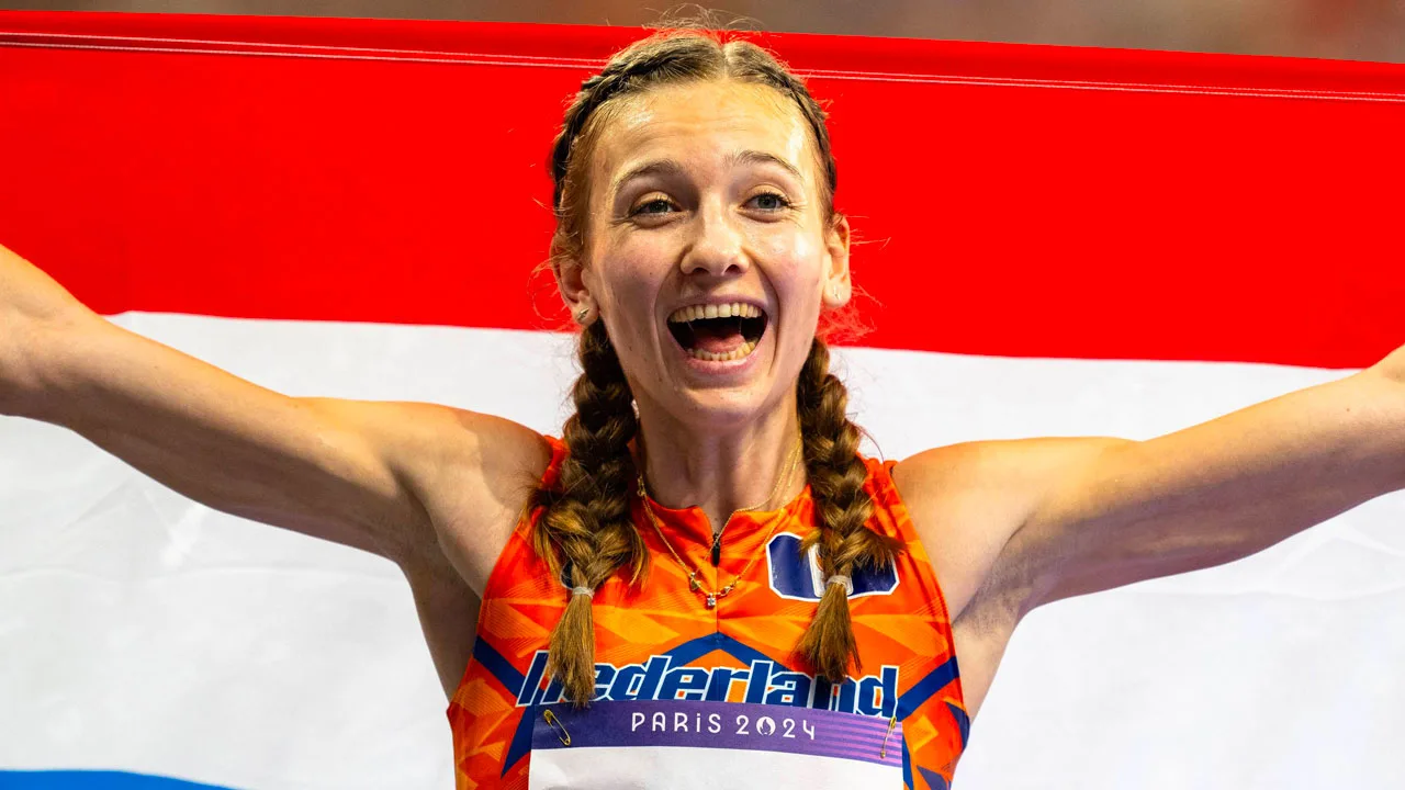 Femke Bol en Harrie Lavreysen vlaggendragers bij sluitingsceremonie Spelen