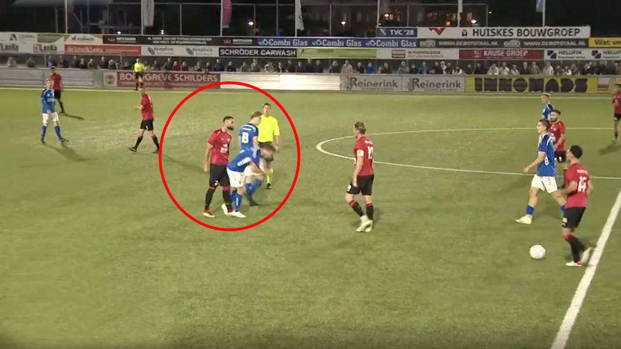 Video: Amateurvoetballer geeft bodycheck en krijgt schorsing van vijf (!) maanden