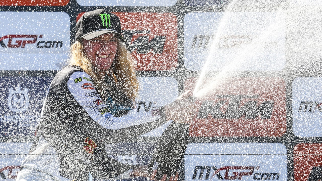 Lotte van Drunen (17) jongste wereldkampioen motorcross ooit