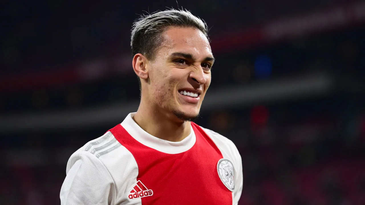 Antony spant arbitragezaak aan tegen Ajax: voetballer eist tonnen terug