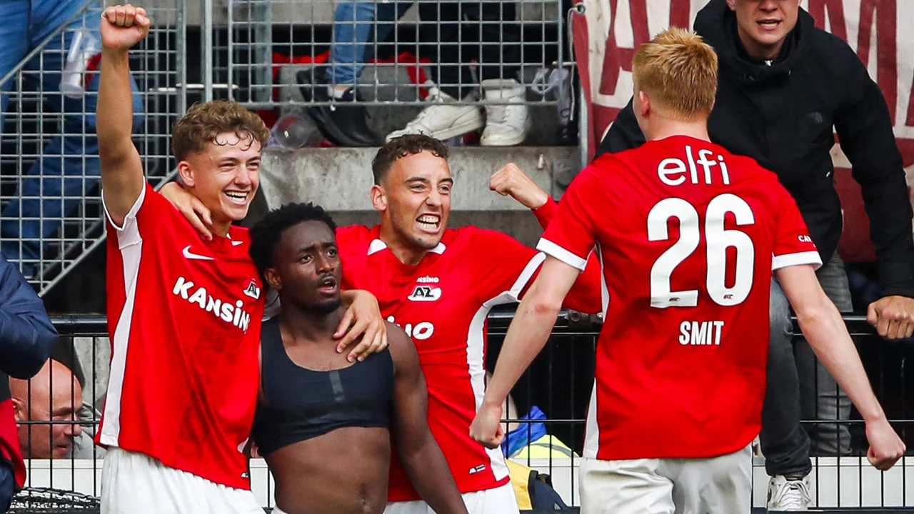 AZ diep in blessuretijd langs FC Twente en pakt ticket voor Conference League