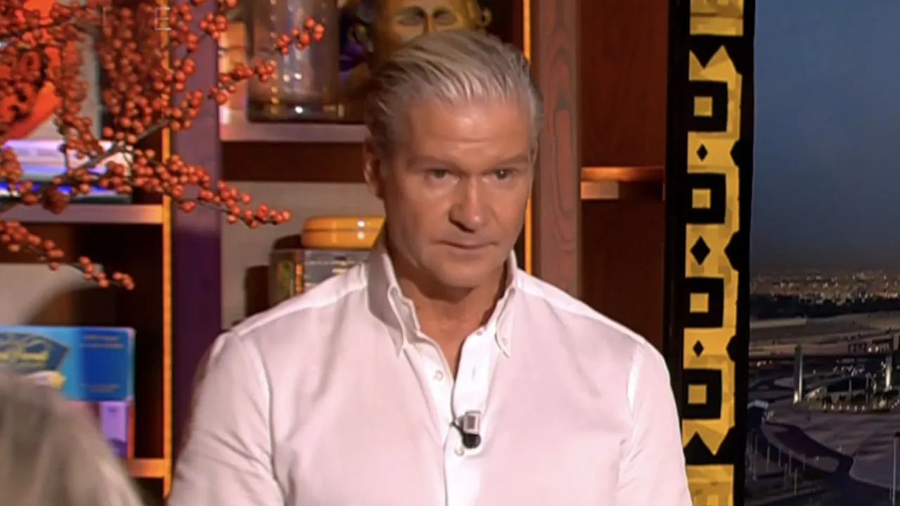 Dries Roelvink voetbaldeskundige bij HLF8 tijdens WK: 'Waar heb jij eigenlijk gevoetbald?'