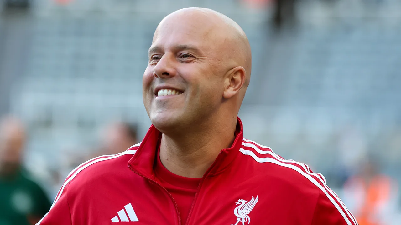 Arne Slot wint met Liverpool Premier League-kraker tegen Arsenal