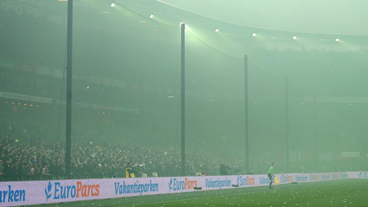 Netten en palen keren terug in De Kuip tijdens Klassieker tussen Feyenoord en Ajax