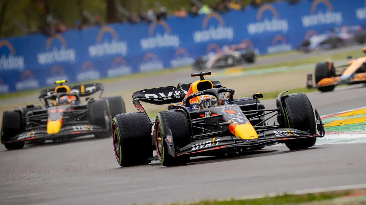 Verstappen boekt machtige zege tijdens GP van Emilia-Romagna