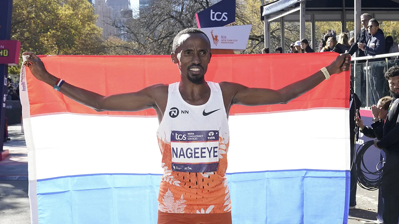 Abdi Nageeye wint als eerste Nederlander ooit prestigieuze marathon van New York