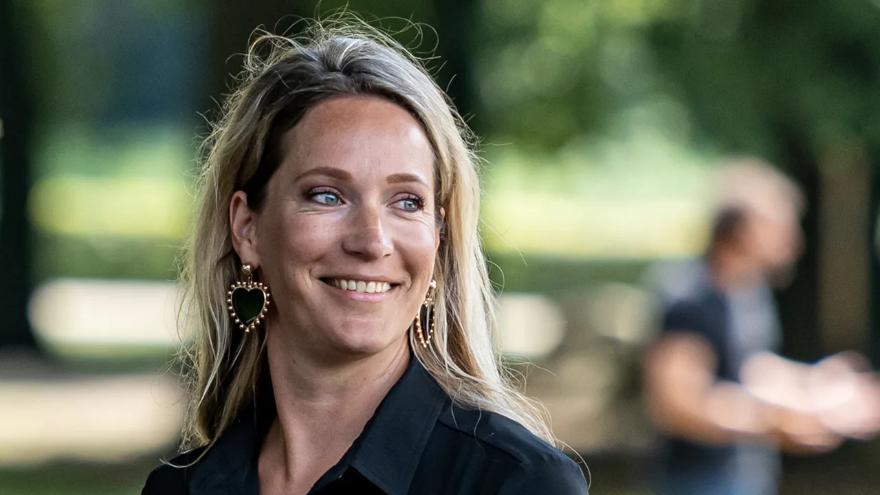 Hélène: 'Ik vind het belangrijk dat als mensen gekeken hebben, ze even een lach hebben gehad'