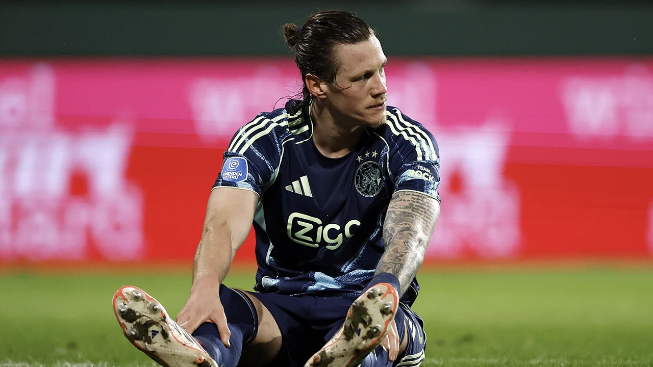 Wout Weghorst komt voorlopig niet meer in actie voor Ajax