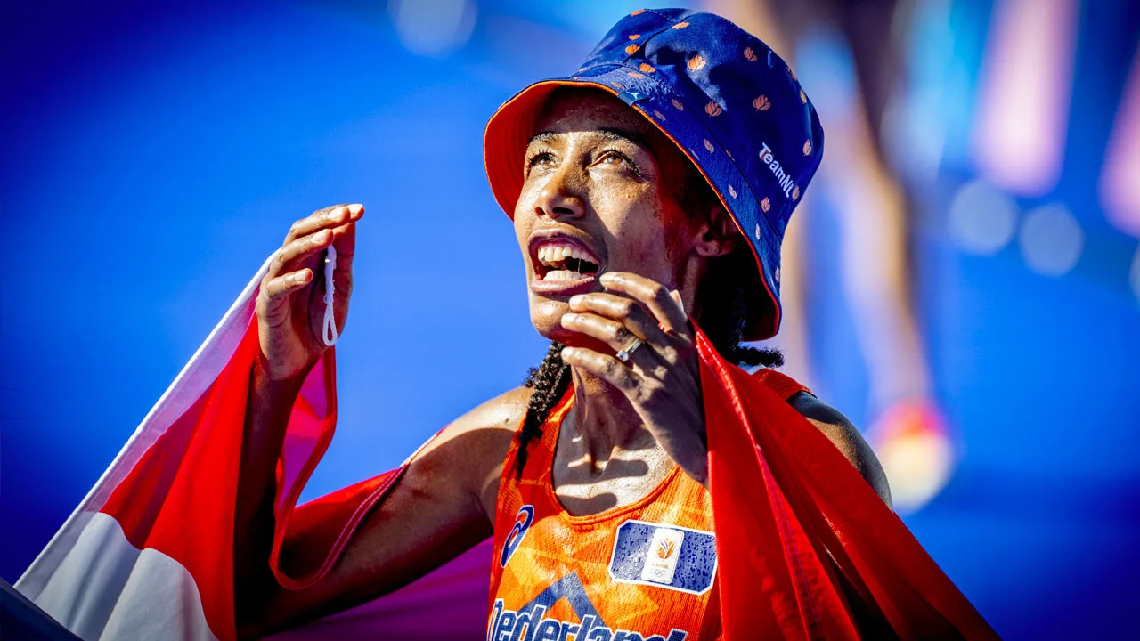 Sifan Hassan kan geluk niet op na gouden eindsprint: 'Dit voelt als tien gouden medailles'