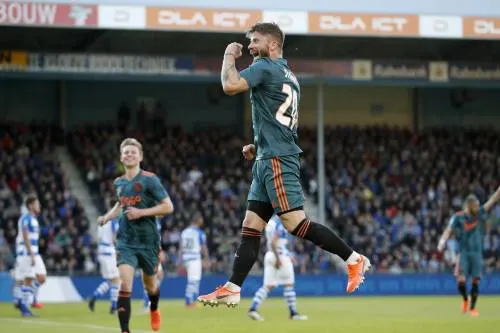 Ajax zet kroon op majestueus seizoen