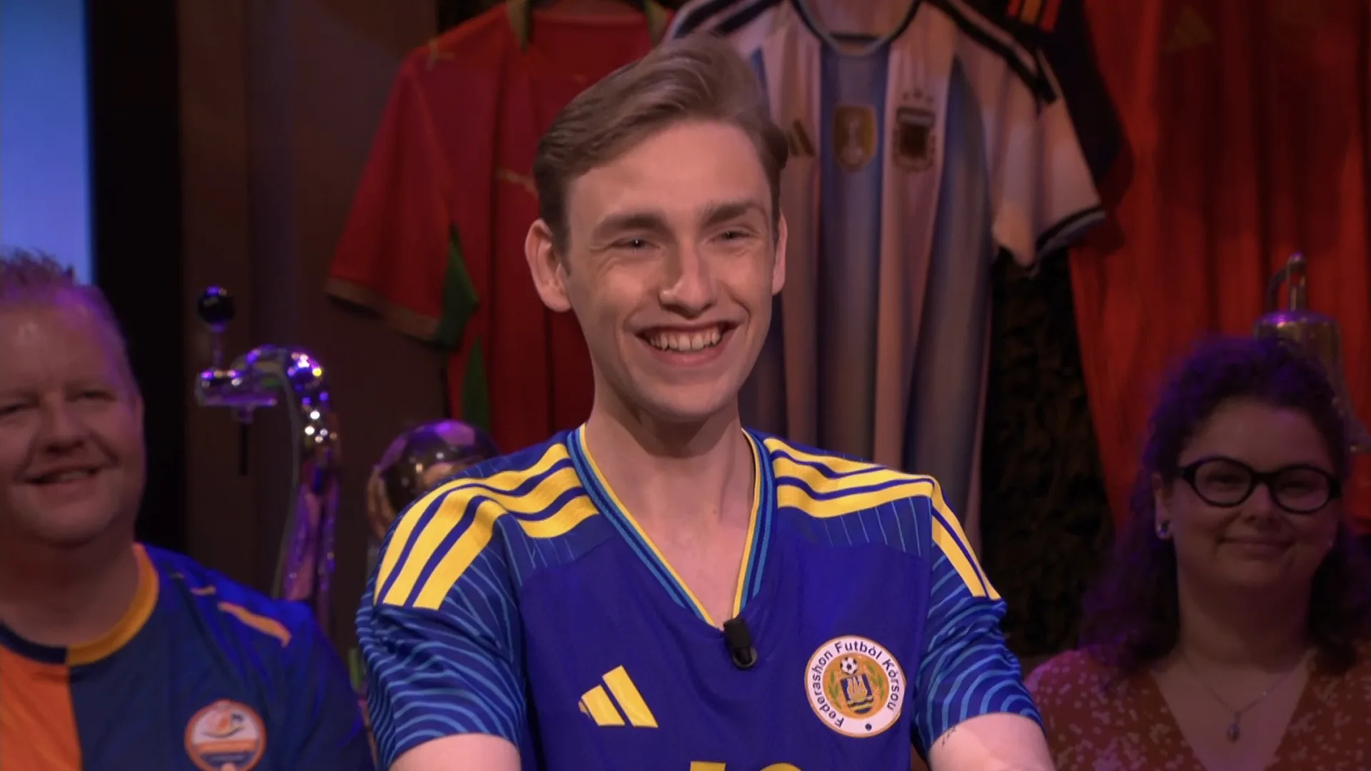 Wat heeft Nicky van der Gijp zijn vader René cadeau gegeven voor Vaderdag?