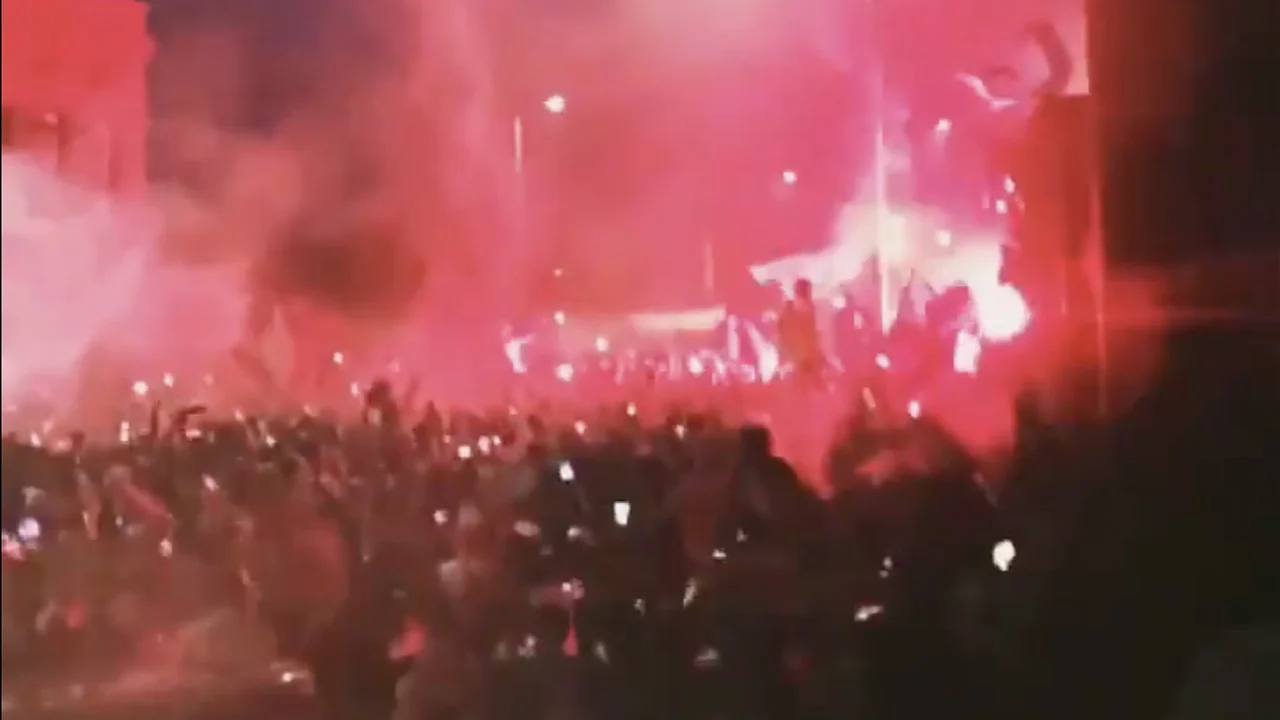 Groot feest in Liverpool op avond van uitreiking PL-trofee