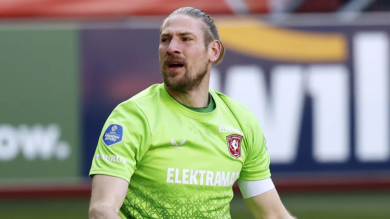 FC Twente zonder vaste doelman Unnerstall in ontknopingskraker tegen Ajax