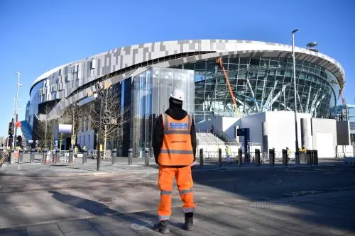 Talenten van Spurs wijden nieuw stadion in