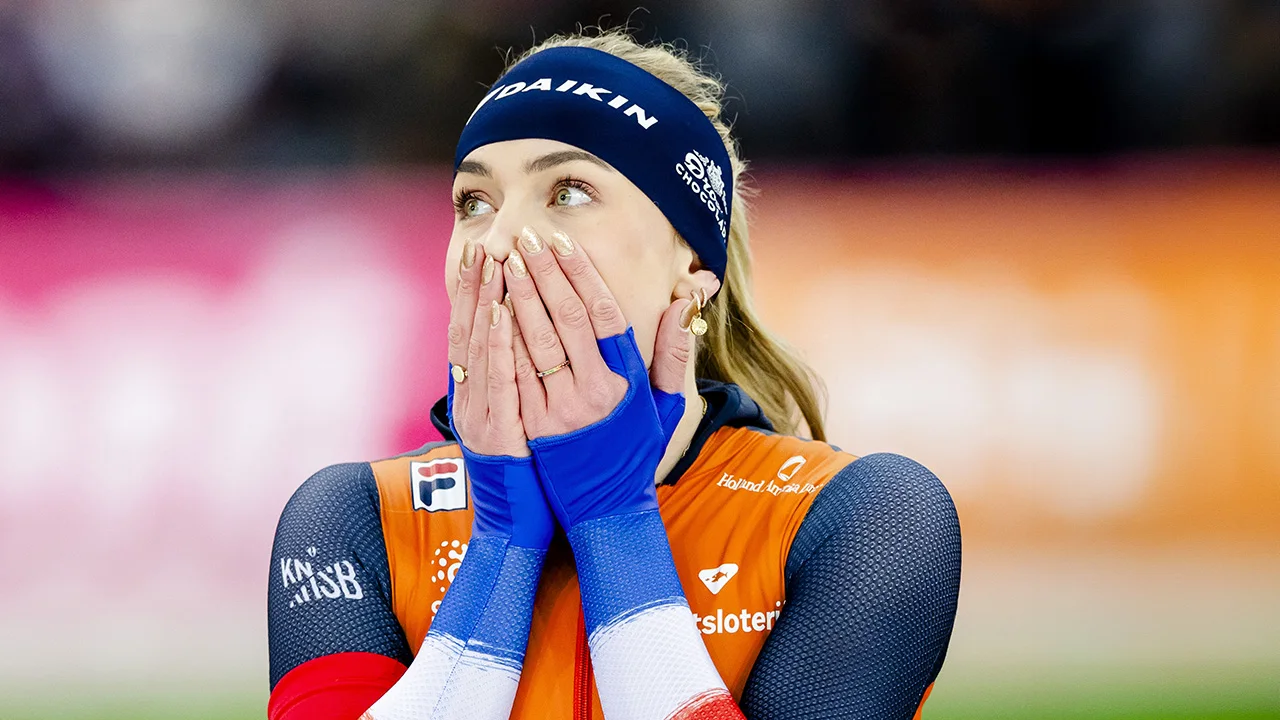 Joy Beune verovert na 3000 meter ook wereldtitel op 1500 meter