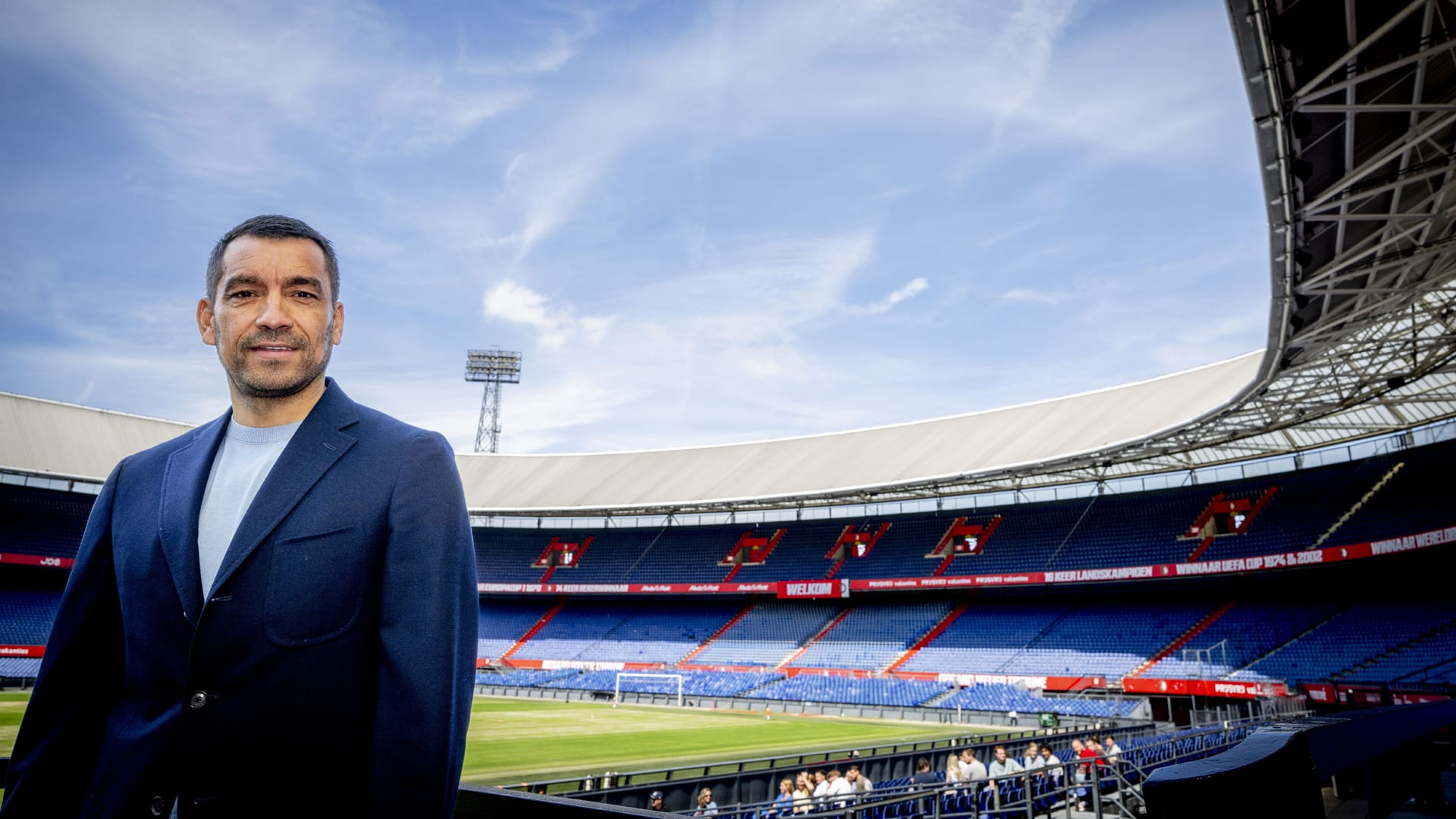 Stadion De Kuip officieel in handen van Feyenoord