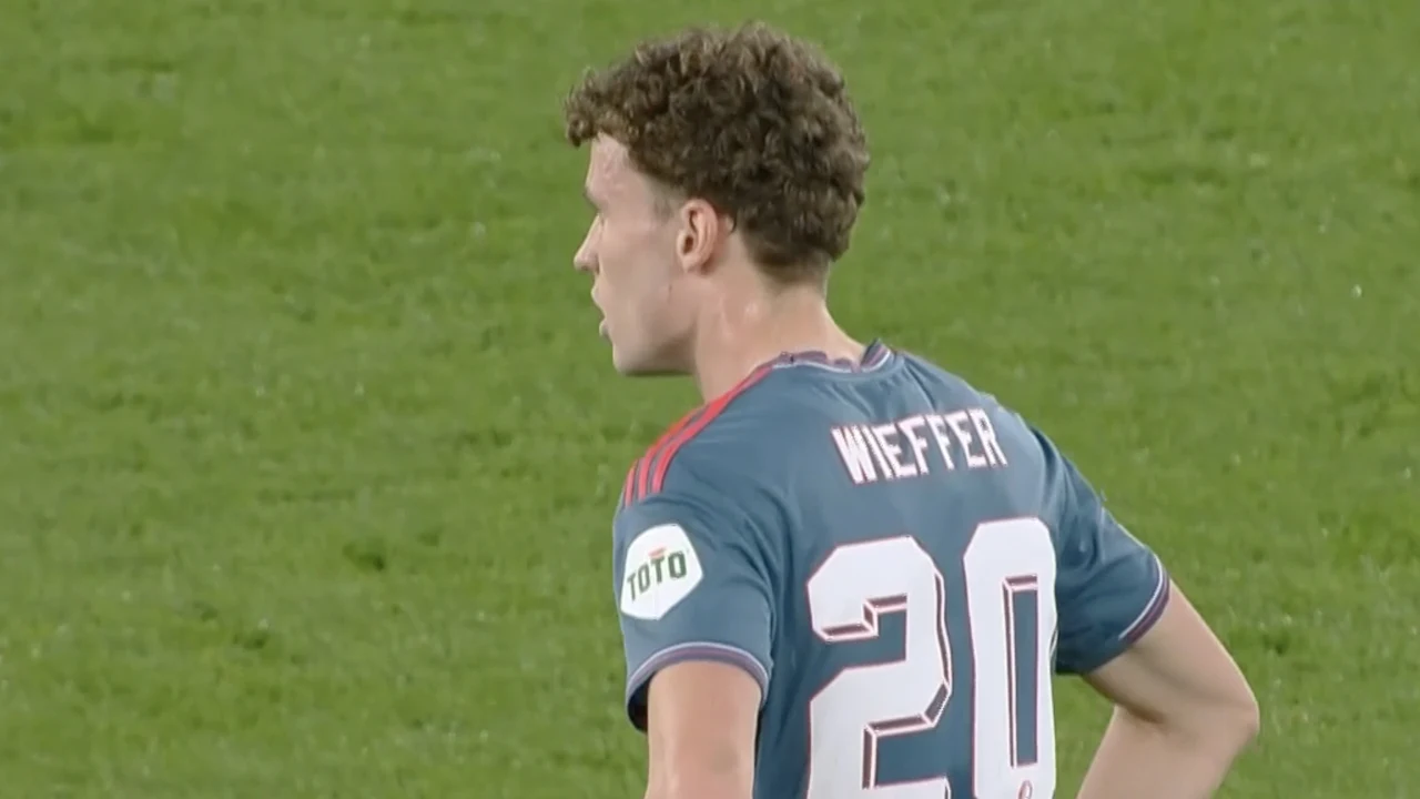 GEEL: Wieffer krijgt geel en mist eventuele eerste halve finale