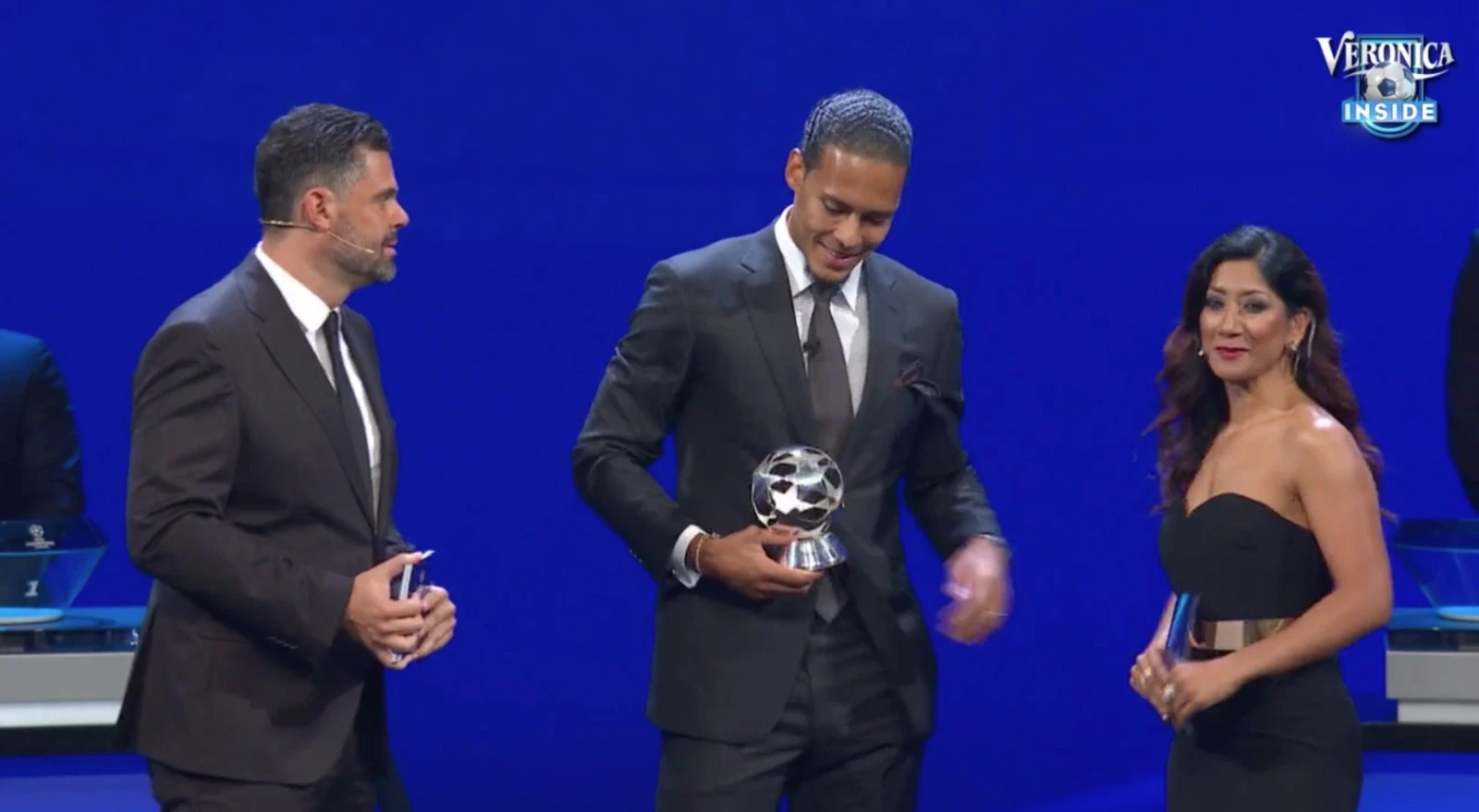 Van Dijk gekozen tot beste verdediger Champions League