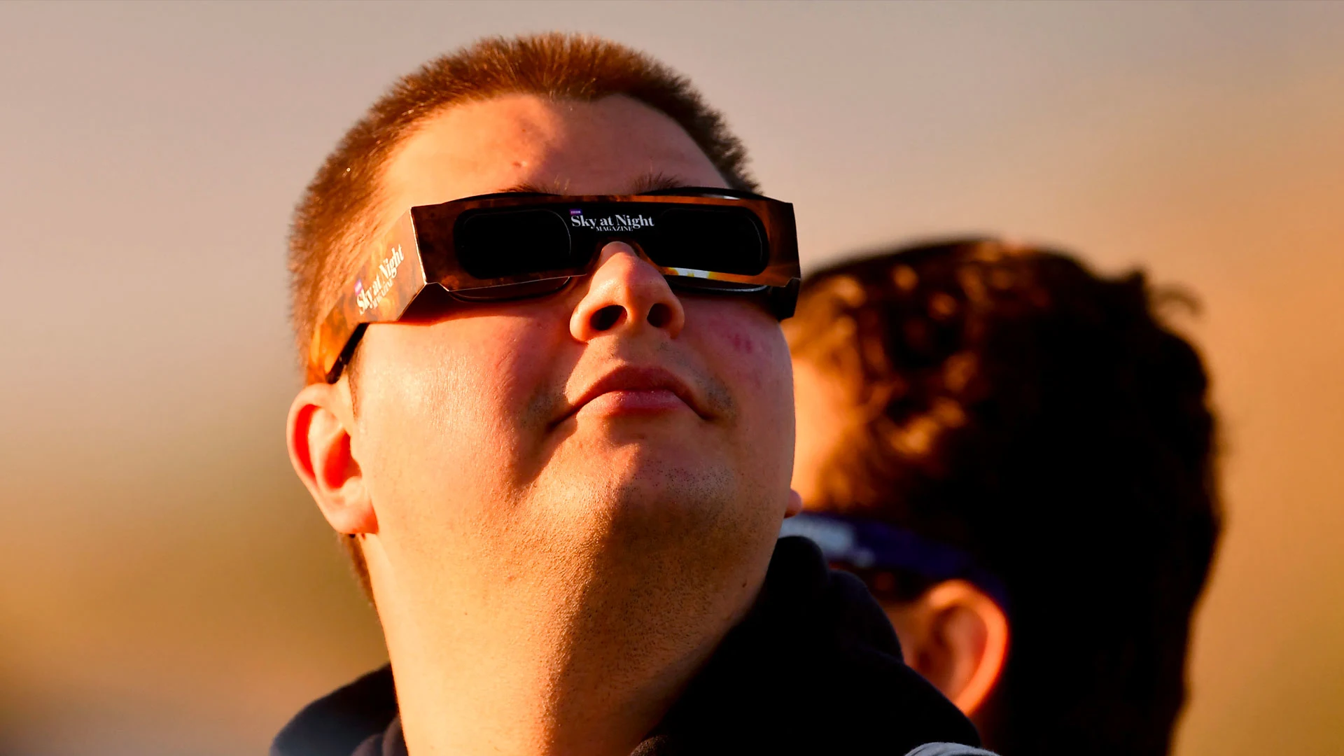Dit is hoe laat woensdag de grootste zonsverduistering van deze eeuw in Nederland te zien is!