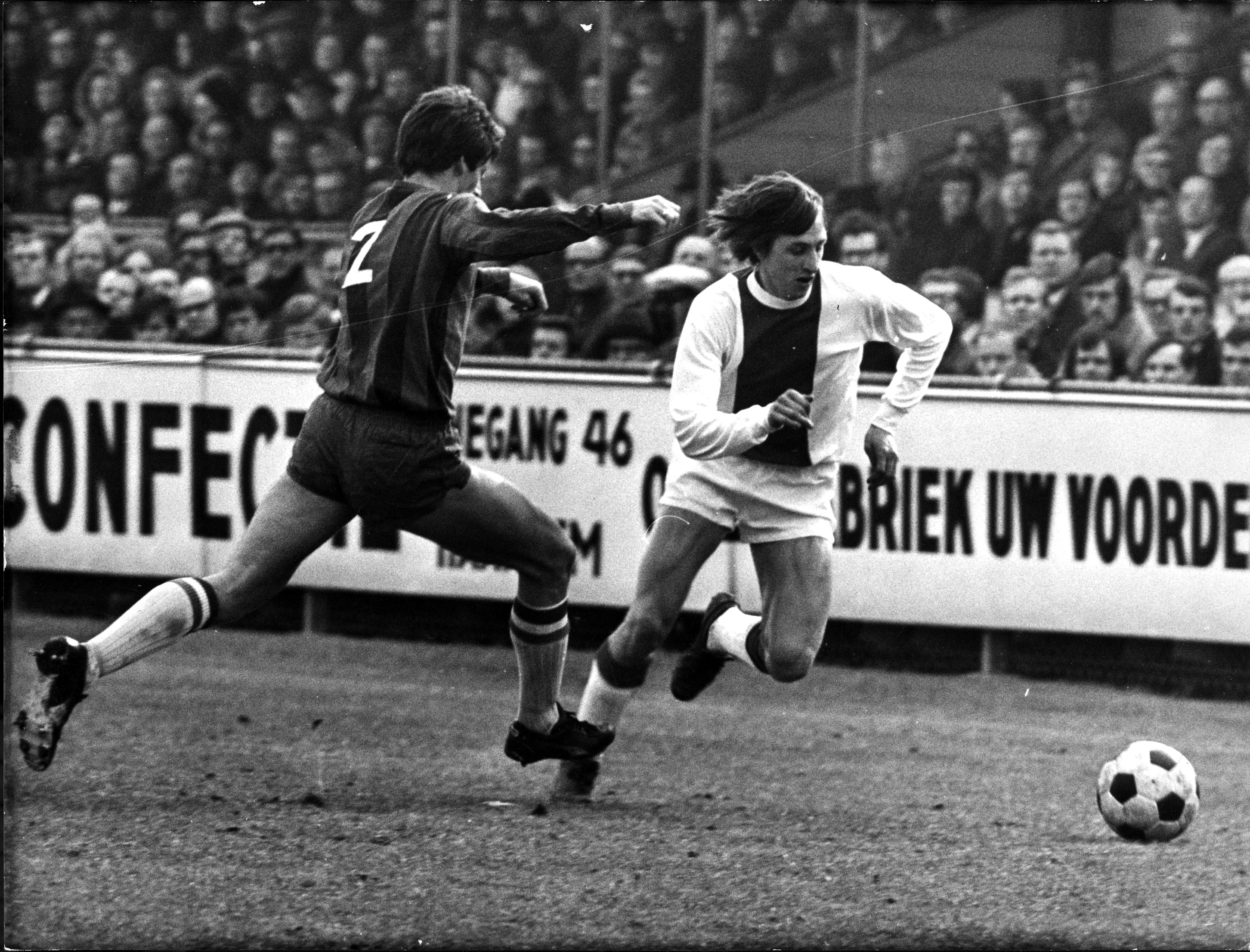 GENIETEN: Precies 47 jaar geleden maakte Cruijff dit fenomenale doelpunt!