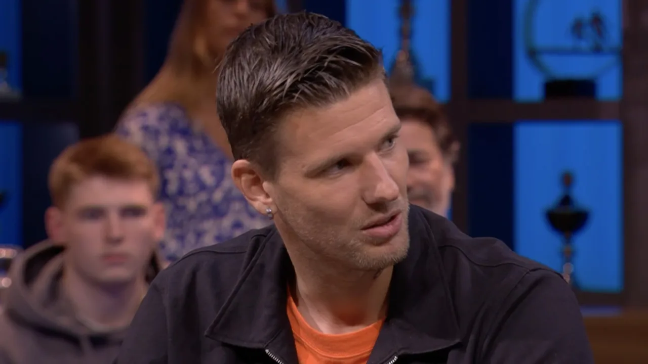 Michiel Kramer op X: 'Zijn er ook nog scheidsrechters met persoonlijkheid?'