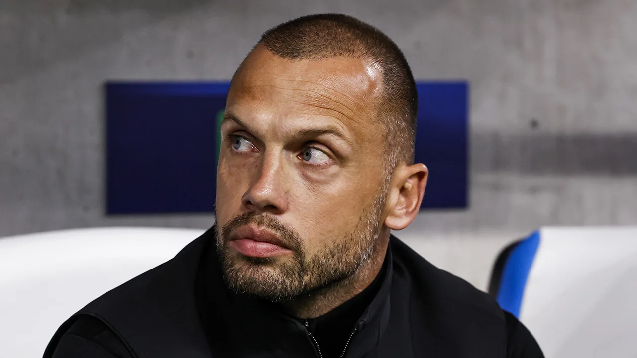 John Heitinga twijfelt niet aan zijn positie: 'Ik weet zeker dat we het op de rit krijgen'