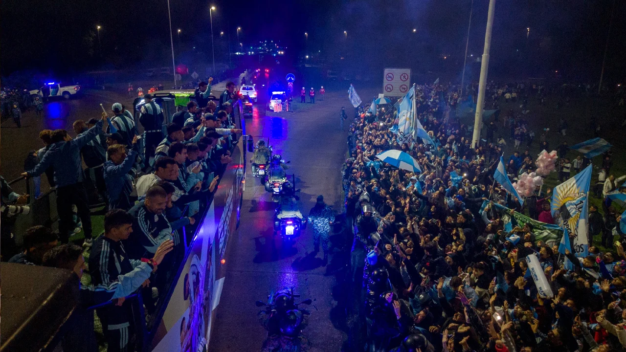 Duizenden fans in Buenos Aires bij terugkeer Argentinië, Lionel Messi niet aanwezig