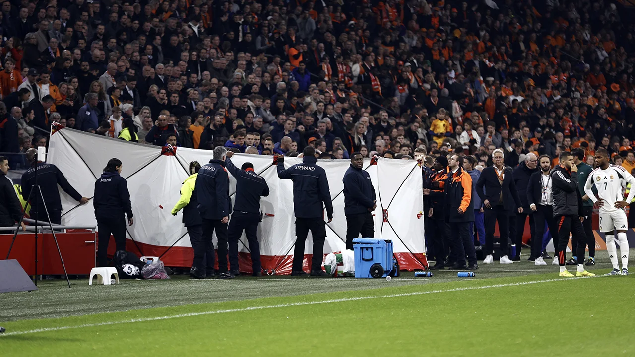 Oranje - Hongarije opgeschrikt door medisch ongeval