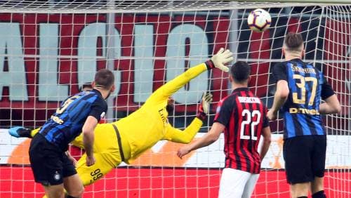 De Vrij wint met Inter stadsderby van Milan
