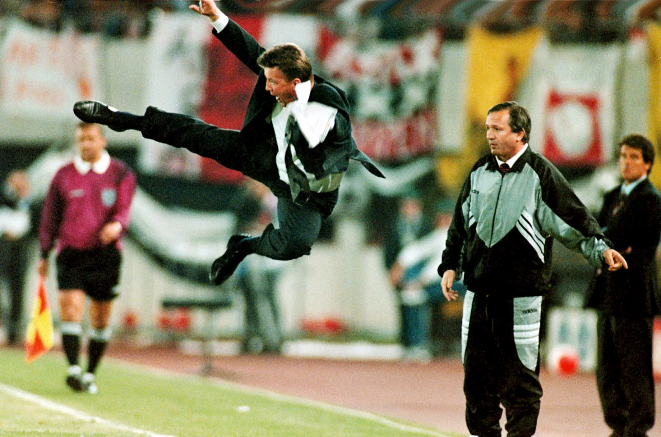 'Van Gaal had naar de tribune gestuurd moeten worden'