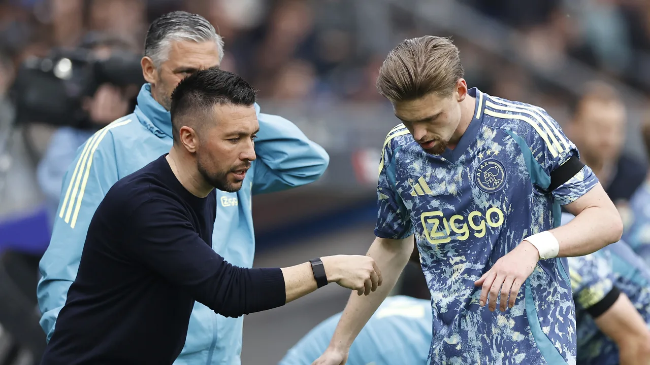 'Ajax lacht openingsbod van FC Porto op Taylor weg en wil minimaal het dubbele'