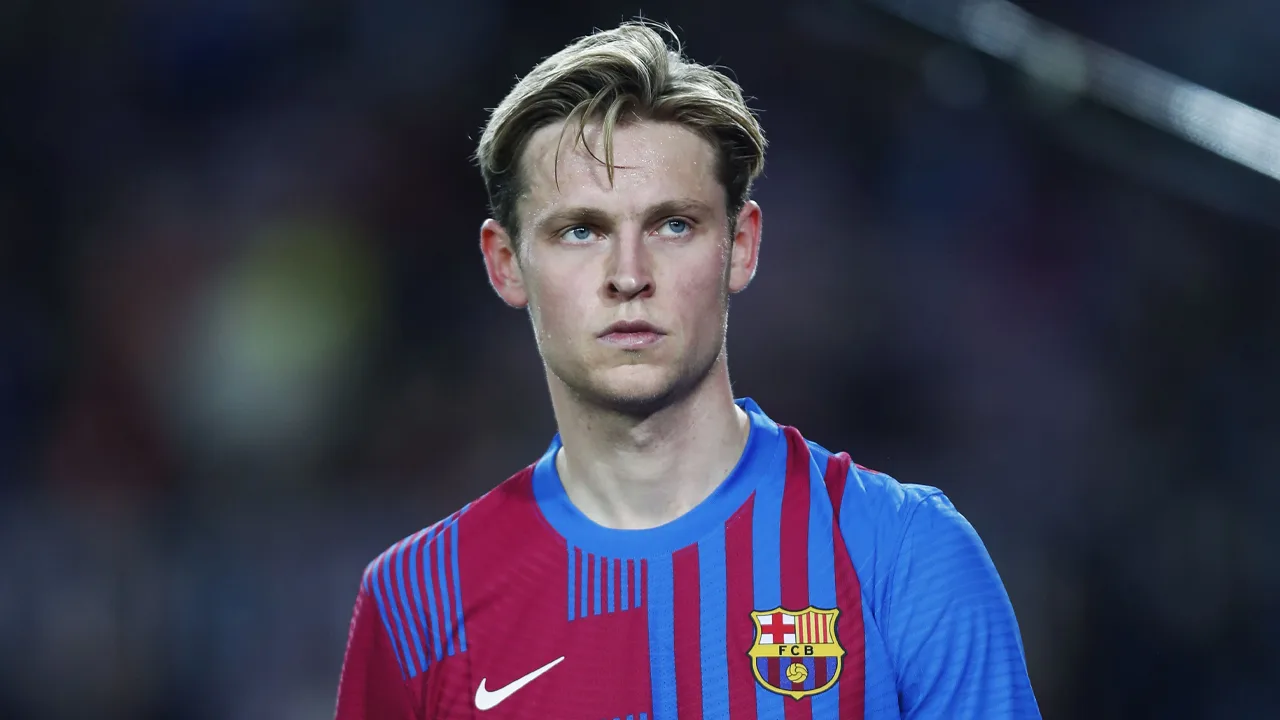 'Frenkie de Jong moet juridische stappen overwegen tegen FC Barcelona'