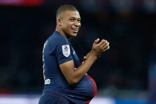 Mbappé schiet PSG naar ruime zege op Lyon