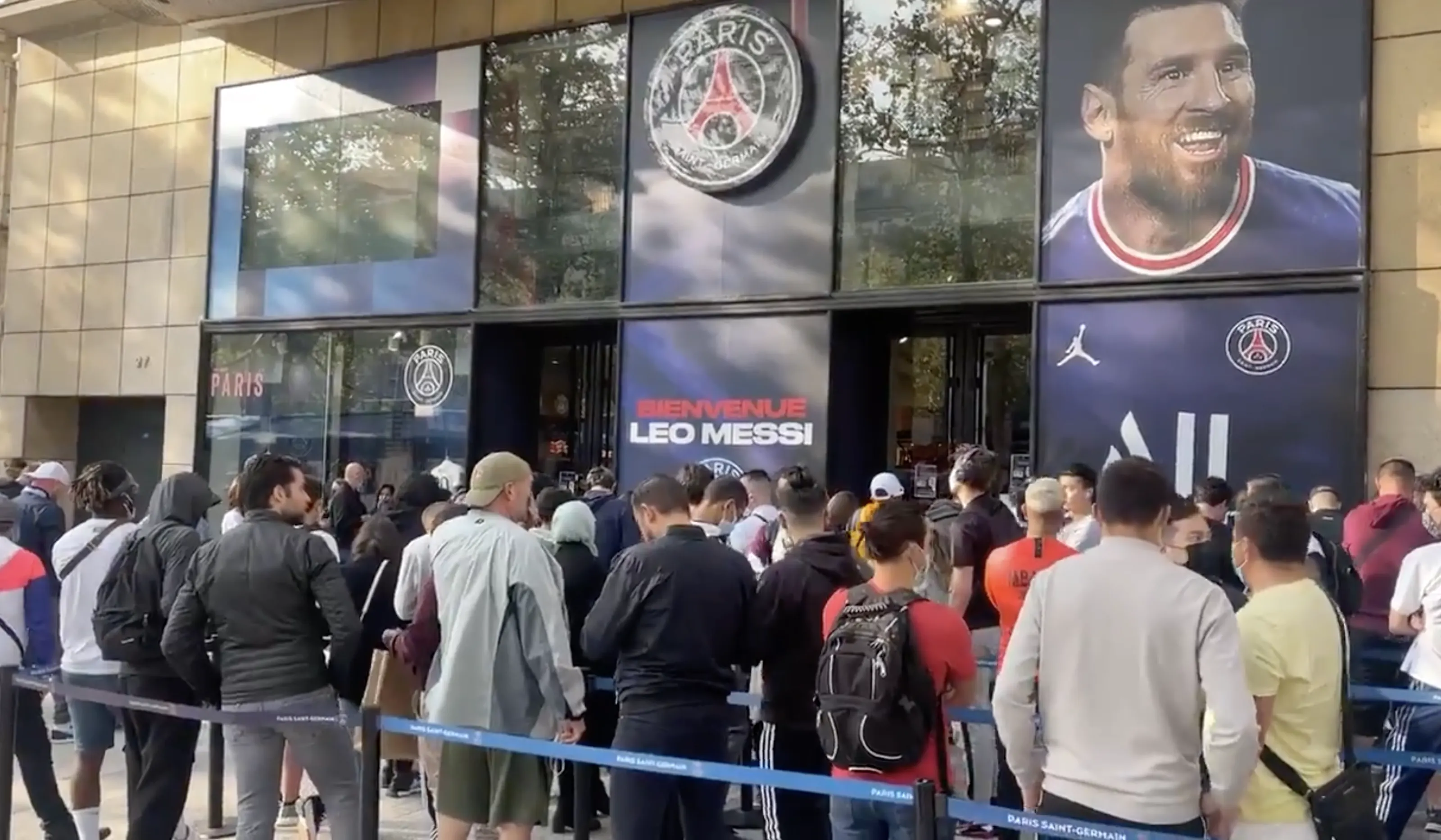 Heel Parijs loopt uit voor shirt Lionel Messi