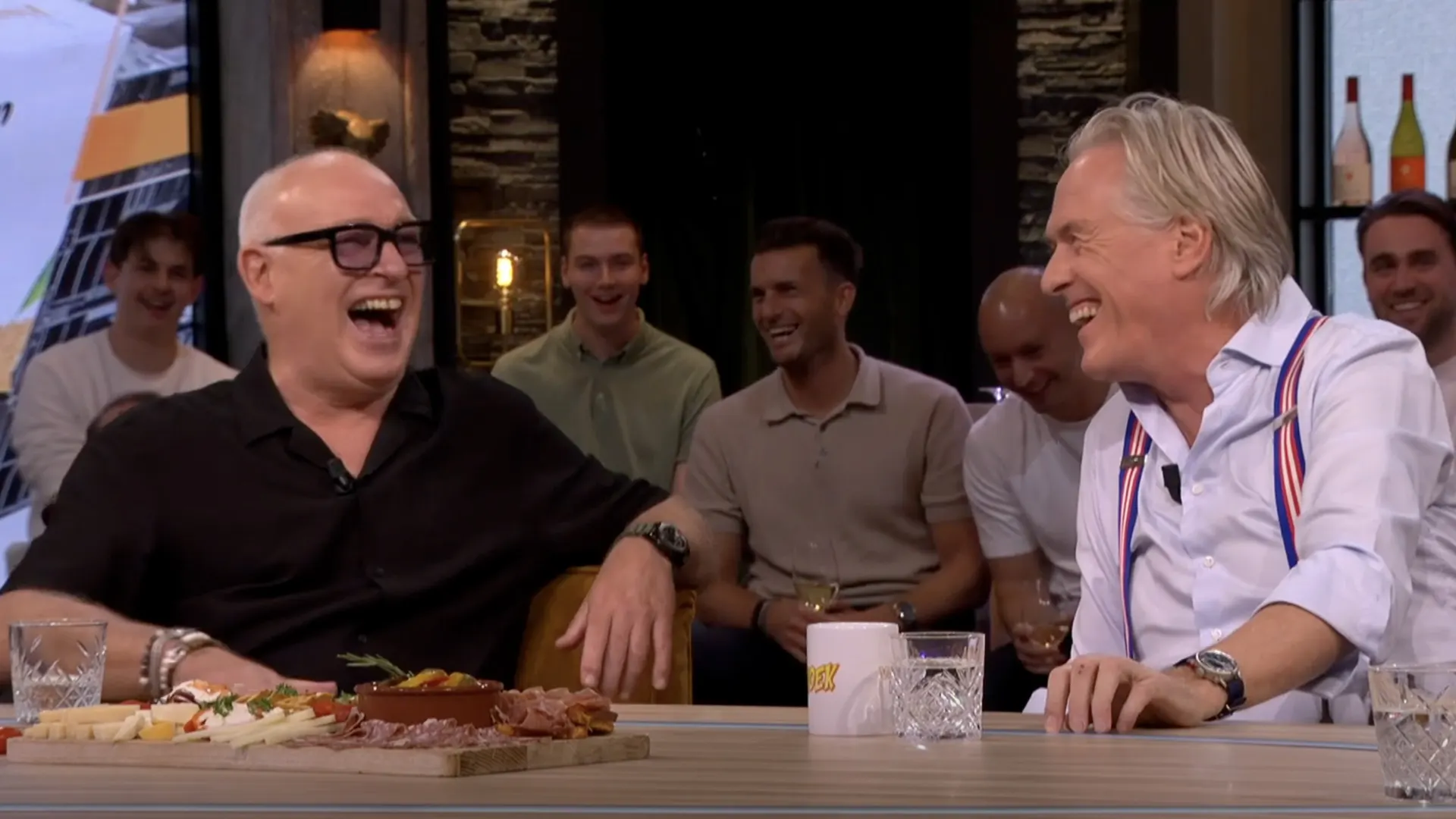 René van der Gijp geeft op geheel eigen wijze advies aan Jort Kelder: 'Ik zeg even niks!'