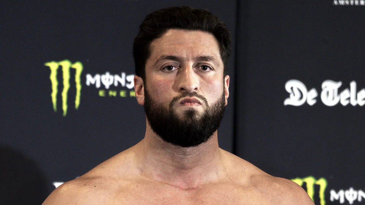 Glory schorst kickbokser Ben Saddik voor vijftien maanden