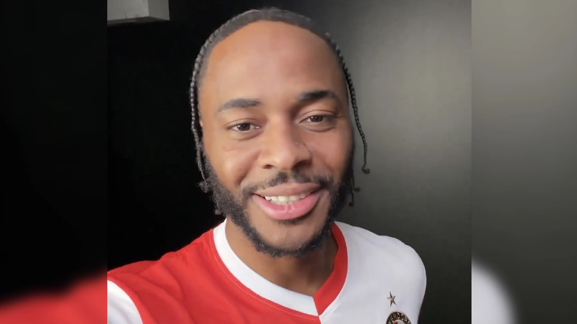 Raheem Sterling heeft boodschap voor Feyenoord-fans, ook rugnummer bekend