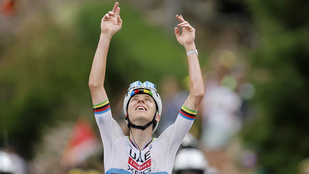 Pogačar grijpt de gele trui in de Tour de France na winst in loodzware Pyreneeënrit