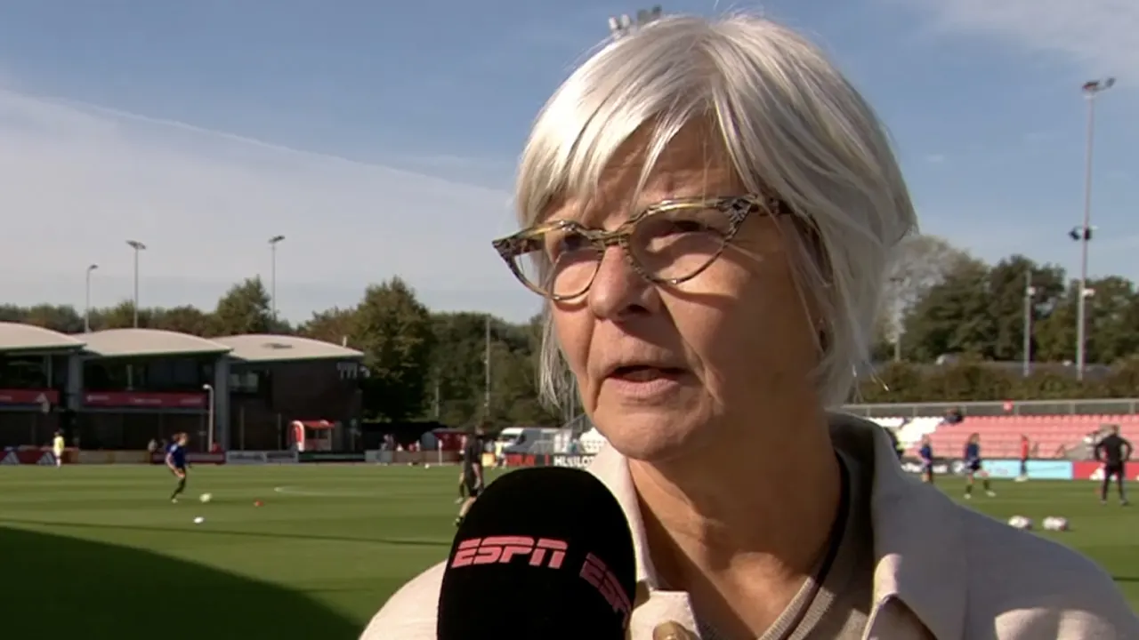 Ajax Vrouwen-trainster over mislopen Champions League: 'Stiekem wel fijn'