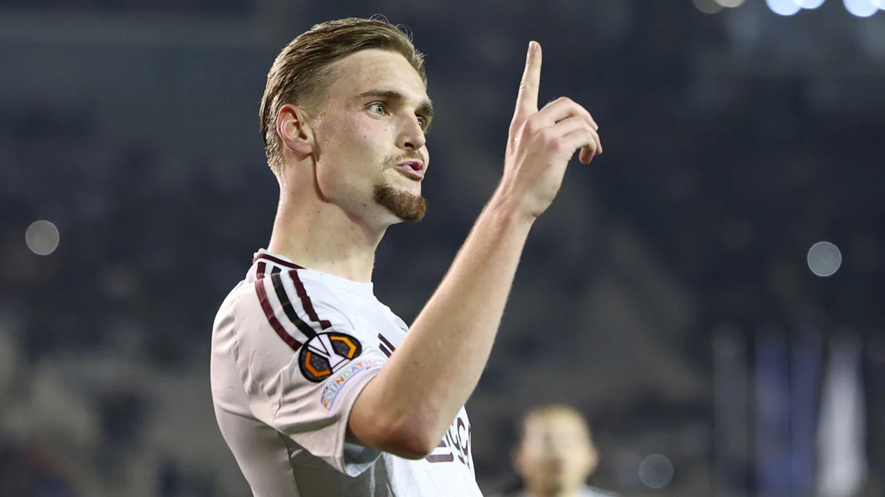 Ajax boekt ruime zege op Qarabağ in Europa League